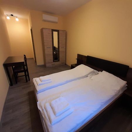 Barsony Vendeglo Es Panzio Bed & Breakfast Szecseny Exterior photo